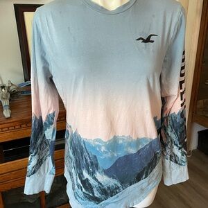Hollister long sleeve unisex t-shirt .